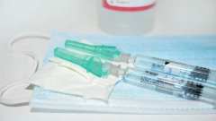 Минздрав одобрил совместное исследование вакцин AstraZeneca и "Спутник Лайт"