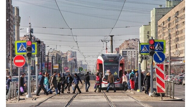 Объявлены тендеры на 1,6 млрд рублей на ремонт трамвайных путей в 5 районах Петербурга