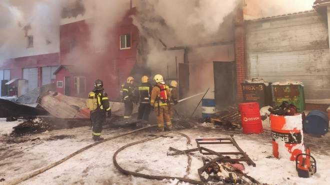 Спасатели локализовали крупное возгорание в котельной на Пулковском шоссе