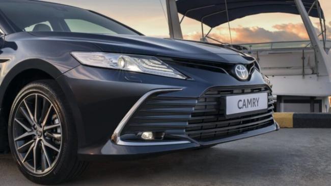 В России стартовали продажи обновленного седана Toyota Camry