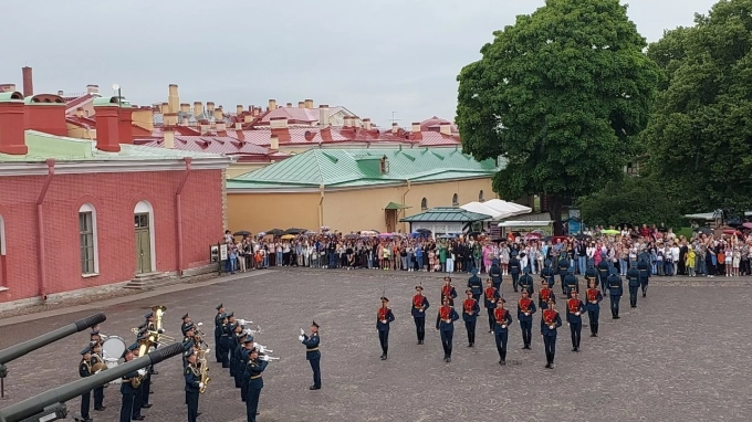 В Петропавловской крепости пройдет церемония развода почетного караула