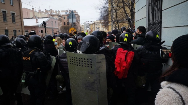 Свыше 350 человек арестовали в Петербурге за участие в протестах