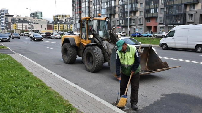 В Петербурге в дни голосования дорожники убрали более 600 кубометров мусора