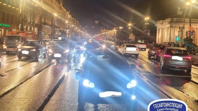 В ДТП на Невском проспекте пострадали два пешехода
