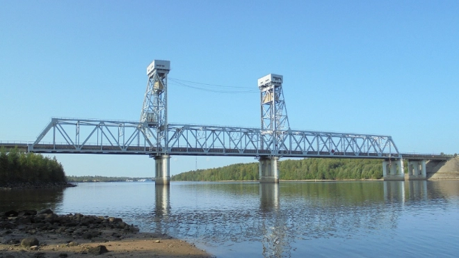 В Ленобласти 25 июля разведут на два часа мост через Свирь у Лодейного Поля