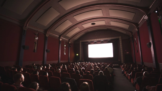 Первоклассники из Петербурга смогут ходить бесплатно в кинотеатры по выходным в сентябре: подробности акции