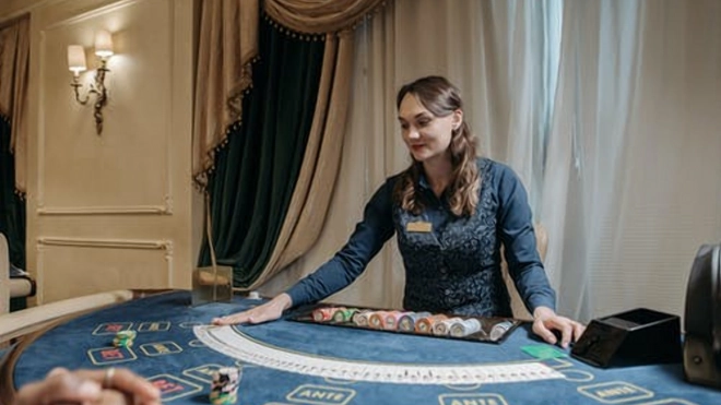 На Мытнинской набережной в квартире закрыли подпольный покерный клуб