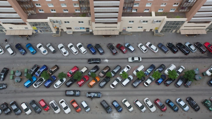 Нарушение правил парковки в Петербурге будут фиксироваться автоматически 