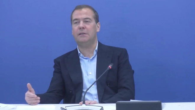 Медведев: ситуация с развитием технологий в РФ осложняется противодействием из-за рубежа