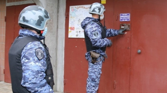 Житель Гражданского проспекта обнаружил гранату у себя в подъезде