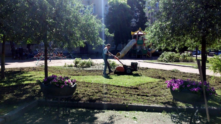 В Саду Валентина Пикуля продолжаются работы по благоустройству В Саду Валентина Пикуля продолжаются работы по благоустройству