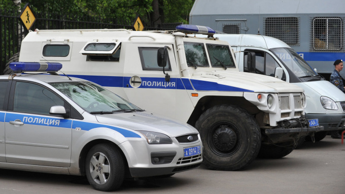 В Петербурге началась облава на личный и служебный транспорт полицейских