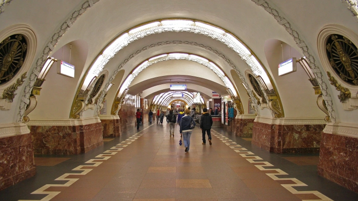 Потоп на Московском вокзале закрыл выход со станции "Площадь Восстания"