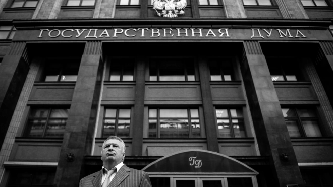 В ЗакСе Петербурга почтили память Владимира Жириновского минутой молчания