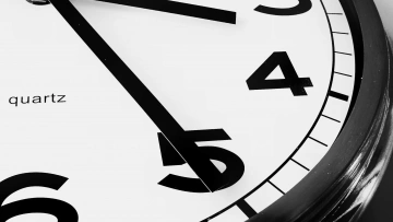 Часы на Невском проспекте cнова показывают точное время