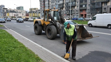 Свыше 600 кубометров мусора убрали с улиц Петербурга за три дня голосования 