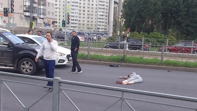 Иномарка сбила женщину на "зебре" в Невском районе