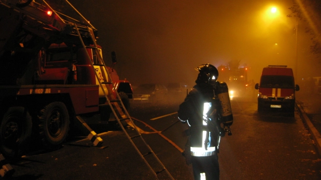 Спасатели потушили пожар в складском помещении на Московском шоссе