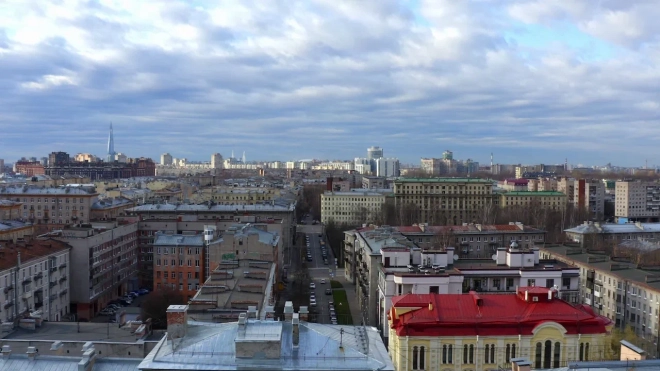 Вторичное жилье Петербурга продолжает дешеветь 