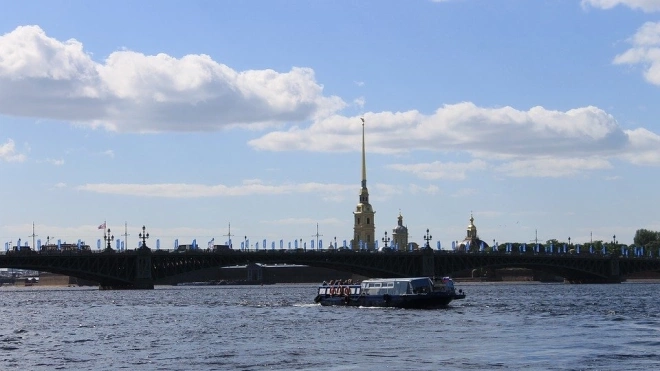 В акваториях Петербурга поймали семь человек на маломерных судах после закрытия сезона навигации