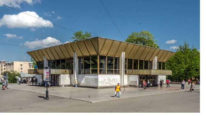 Петербуржцы создали петицию за сохранение вестибюля станции метро 