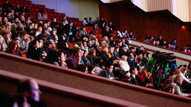 Петербуржцы стали реже посещать театры  из-за QR-кодов