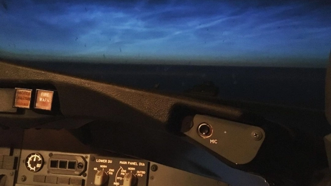 Российский пилот показал редкое явление в небе из кабины экипажа