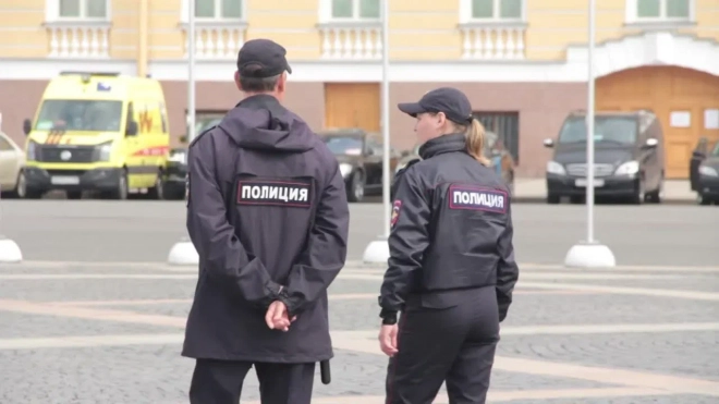 В один день неизвестные "заминировали" два торговых центра в Петербурге