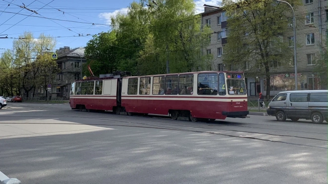 Трамвайные пути на Заневском проспекте отремонтировали 