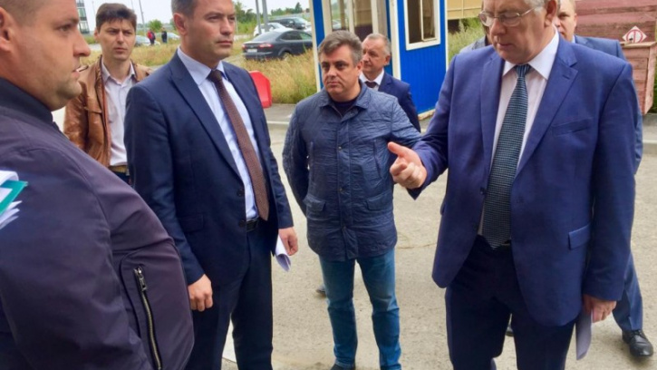 Виктор Борщев провел совещание по вопросам ввода в эксплуатацию многоквартирных домов Виктор Борщев провел совещание по вопросам ввода в эксплуатацию многоквартирных домов
