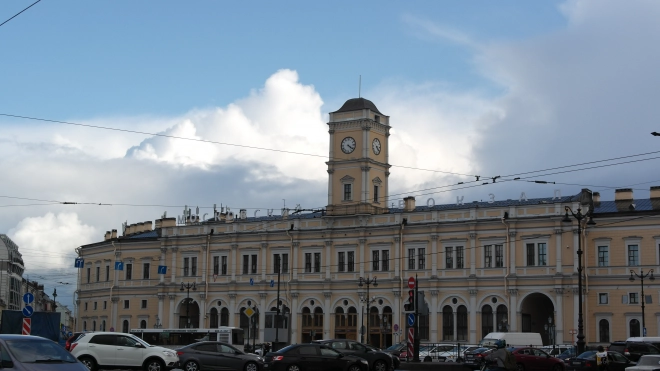 Четыре люстры на Московском вокзале решили включить в перечень предметов охраны