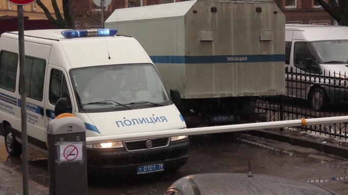 Водитель каршеринга оказался в кювете во время погони в Пушкинском районе