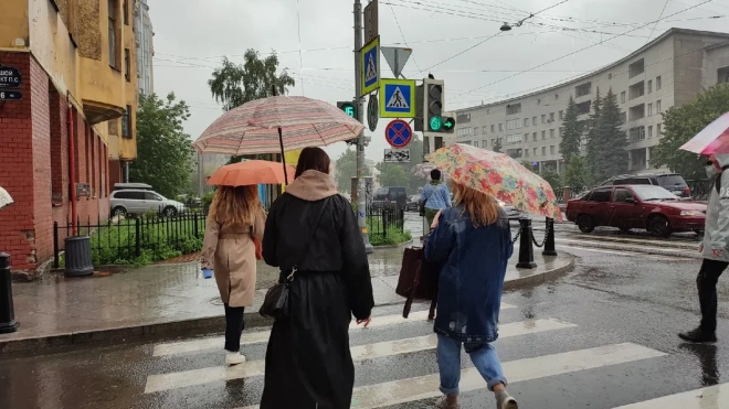 Циклон не покинет Петербург 19 июня
