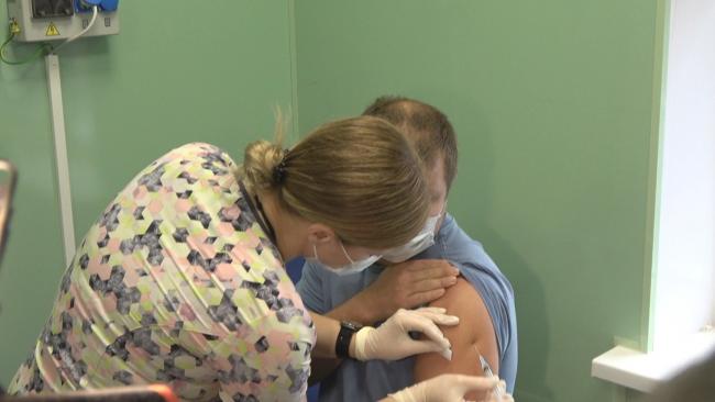 Лисовец: в Петербурге в ближайшее время будет открыто 26 пунктов вакцинации от COVID-19