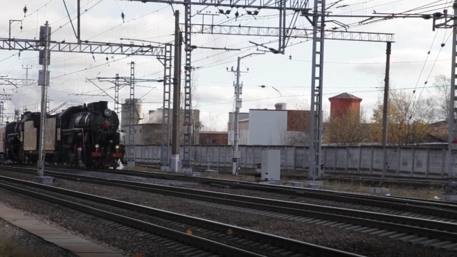 Электрички из Зеленогорска в Петербург задерживаются из-за поломки поезда на путях