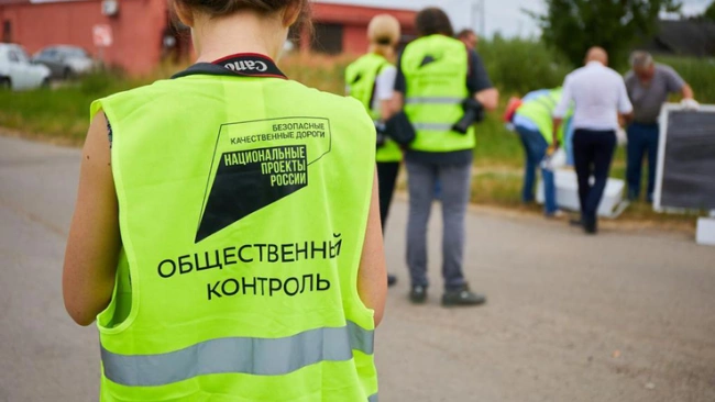 Рабочие отремонтировали десять километров региональной трассы Толмачево — Нарва