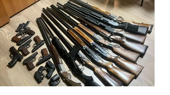 Более 20 единиц разнокалиберного оружия изъяли в Купчино