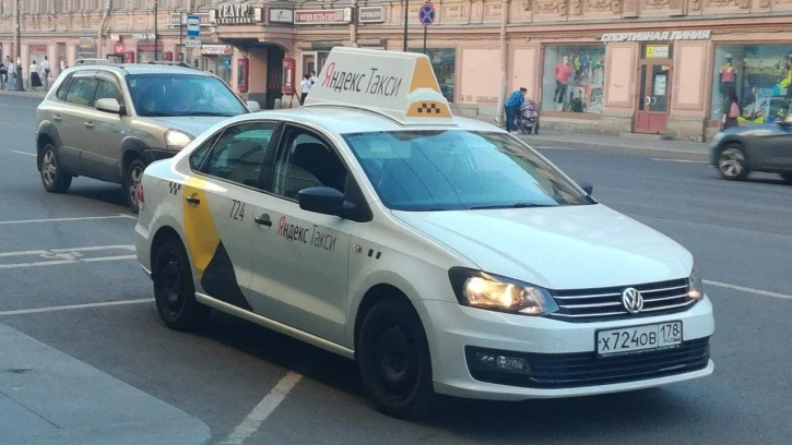 В Петербурге запустили совместные поездки на такси