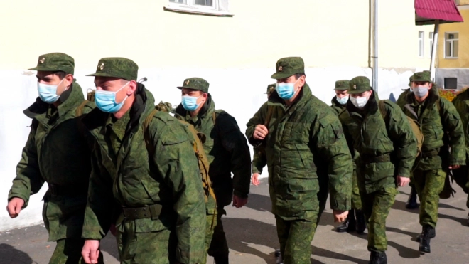 На этой неделе на службу в армию из Петербурга отправят 25 призывников