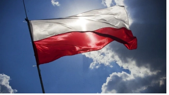 Нацбанк Польши срочно выпустит монету и банкноту "Защита польской восточной границы"