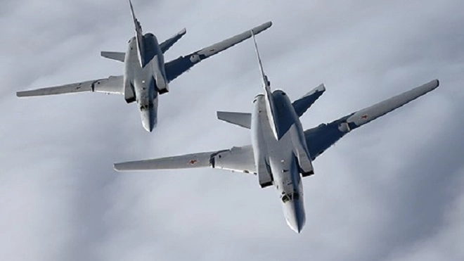 СМИ: Ту-22М3 провел испытательные стрельбы "убийцами авианосцев"