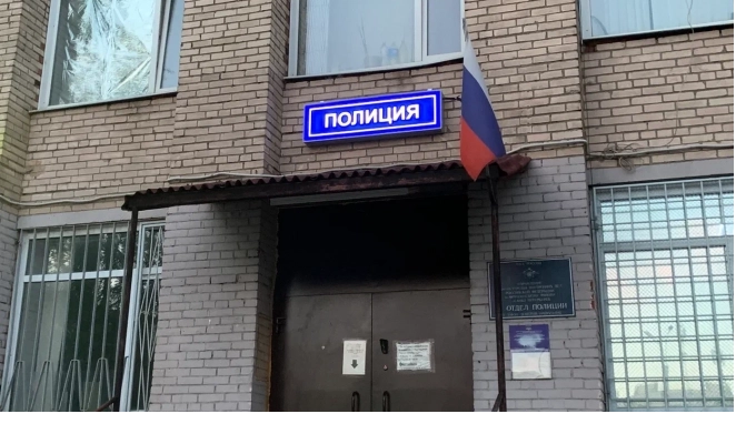 Неизвестный "заминировал" магазин в Кировске