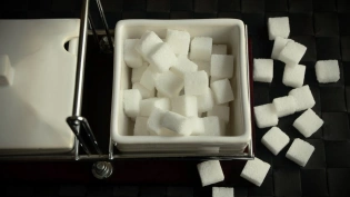 В РФ введен временный запрет на экспорт сахара