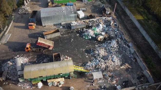 Водителей мусоровозов в Петербурге намерены освободить от штрафов за нарушение тишины