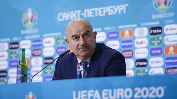 Агент Черчесова назвал причину, по которой тренер может покинуть сборную России