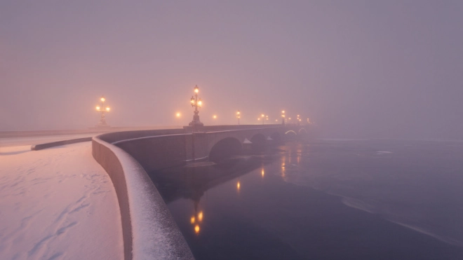 В четверг Петербург накрыл густой туман