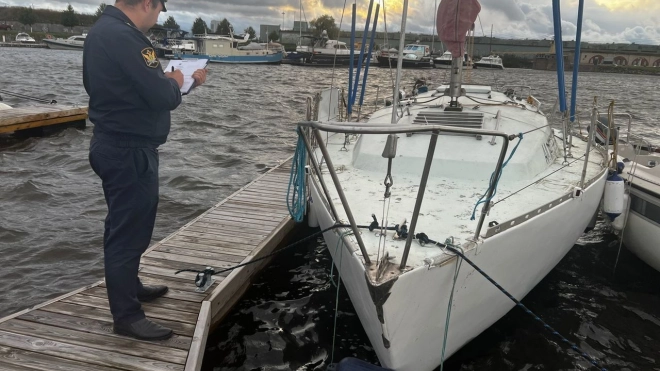 Приставы арестовали яхту петербуржца из-за долгов по алиментам