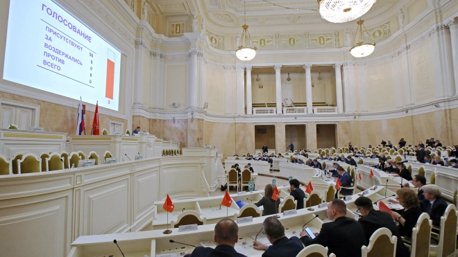 Депутаты Петербурга пояснили детали введения поименного голосования. При желании оно станет закрытым