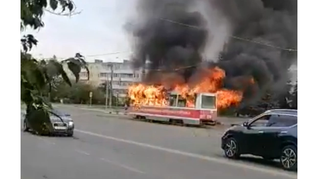 Трамвай с пассажирами загорелся в Нижнем Тагиле