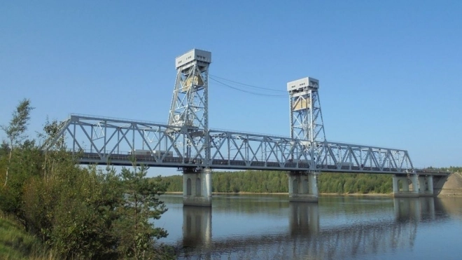 Мост через Свирь разведут для прохода двух судов 4 июля